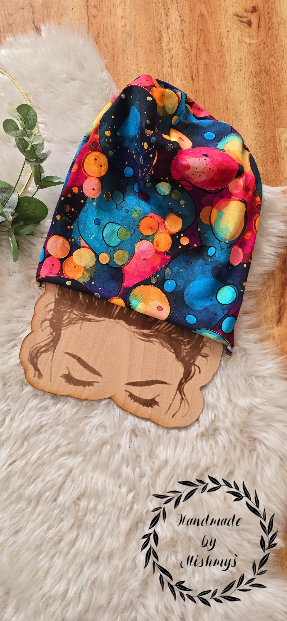 HANDMADE OBOUSTRANNÁ  ČEPICE HOMELESS BAREVNÝ ABSTRAKT