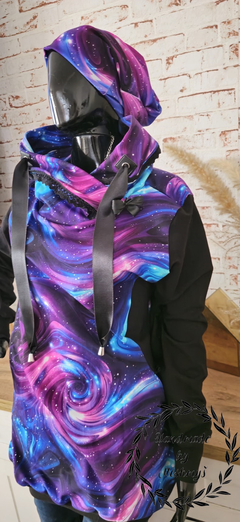 HANDMADE  ČEPICE HOMELESS GALAXIE