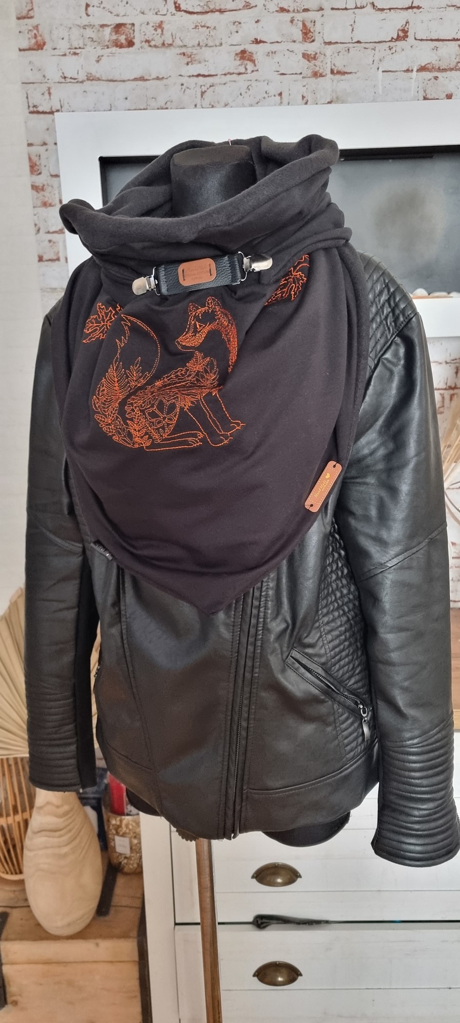 HANDMADE MAXI ŠÁTEK VYŠÍVANÝ PODZIMNÍ LIŠKA