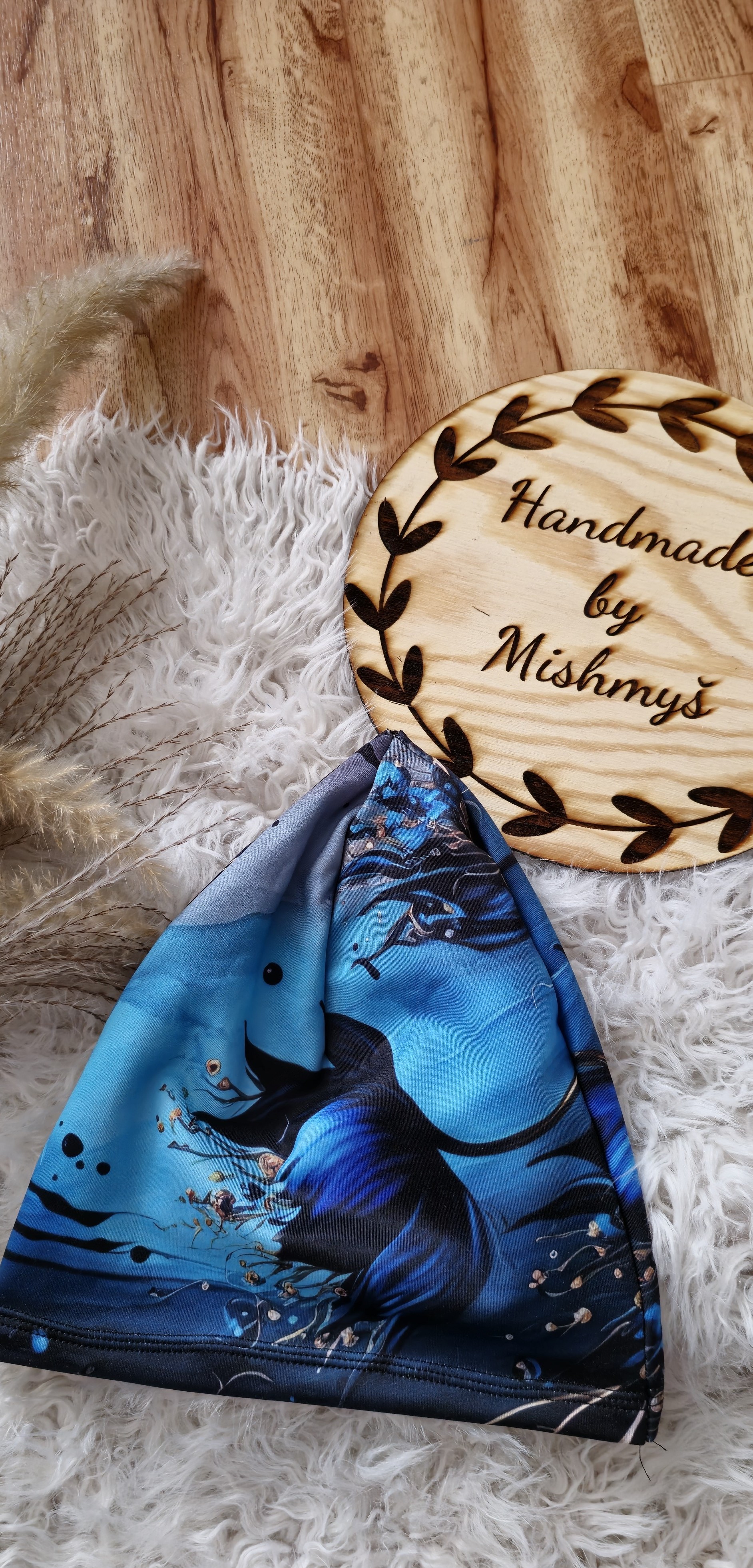 HANDMADE ČEPICE MODRÁ KVĚTINA