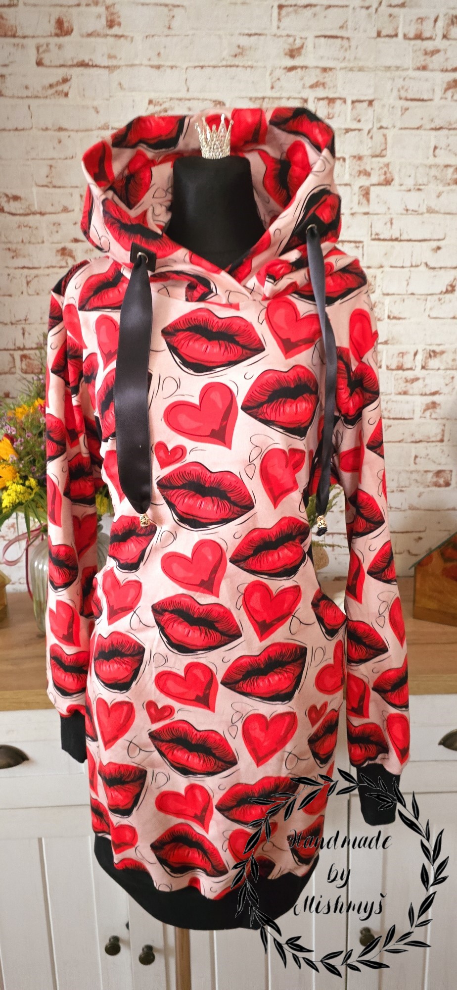 HANDMADE MIKINOVÉ ŠATY KISS VEL. 44-46 / XXL