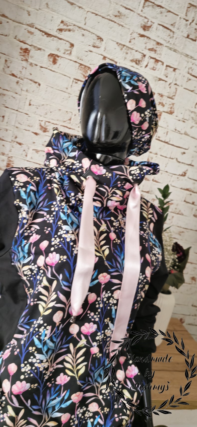 DÁMSKÁ HANDMADE MIKINA KVÍTÍ VEL.44-46 / XXL