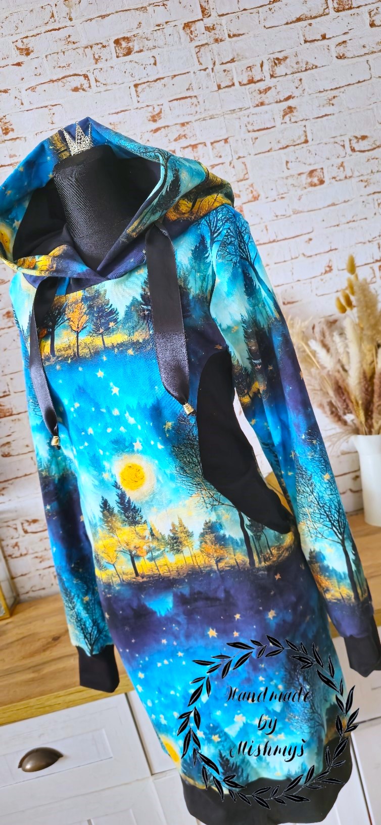 DÁMSKÉ HANDMADE MIKINOVÉ ŠATY NOČNÍ KRAJINA VEL.48-50