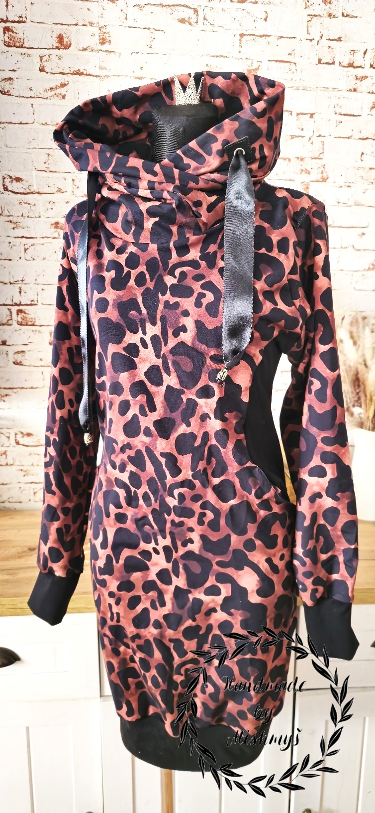 DÁMSKÉ HANDMADE MIKINOVÉ ŠATY LEOPARD VEL.44-46