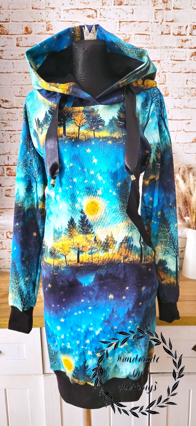 DÁMSKÉ HANDMADE MIKINOVÉ ŠATY NOČNÍ KRAJINA VEL.48-50