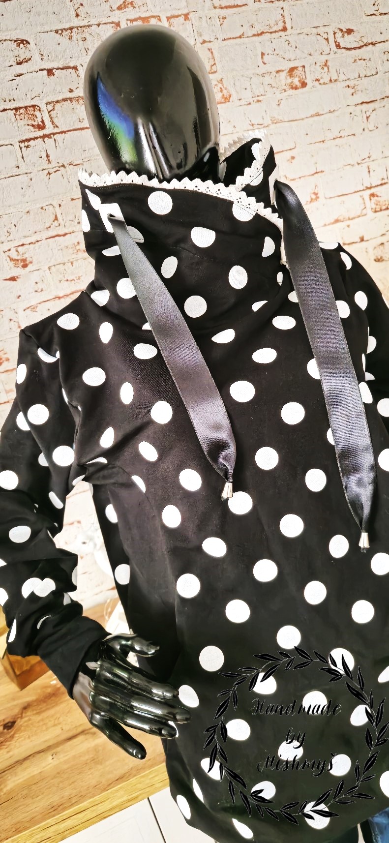DÁMSKÁ HANDMADE PIN UP MIKINA PUNTÍK VEL.44-46 / XXL